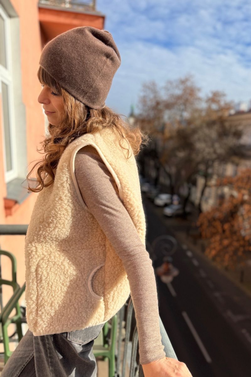 Kaszmirowa dwustronna czapka beanie czekolada / beż